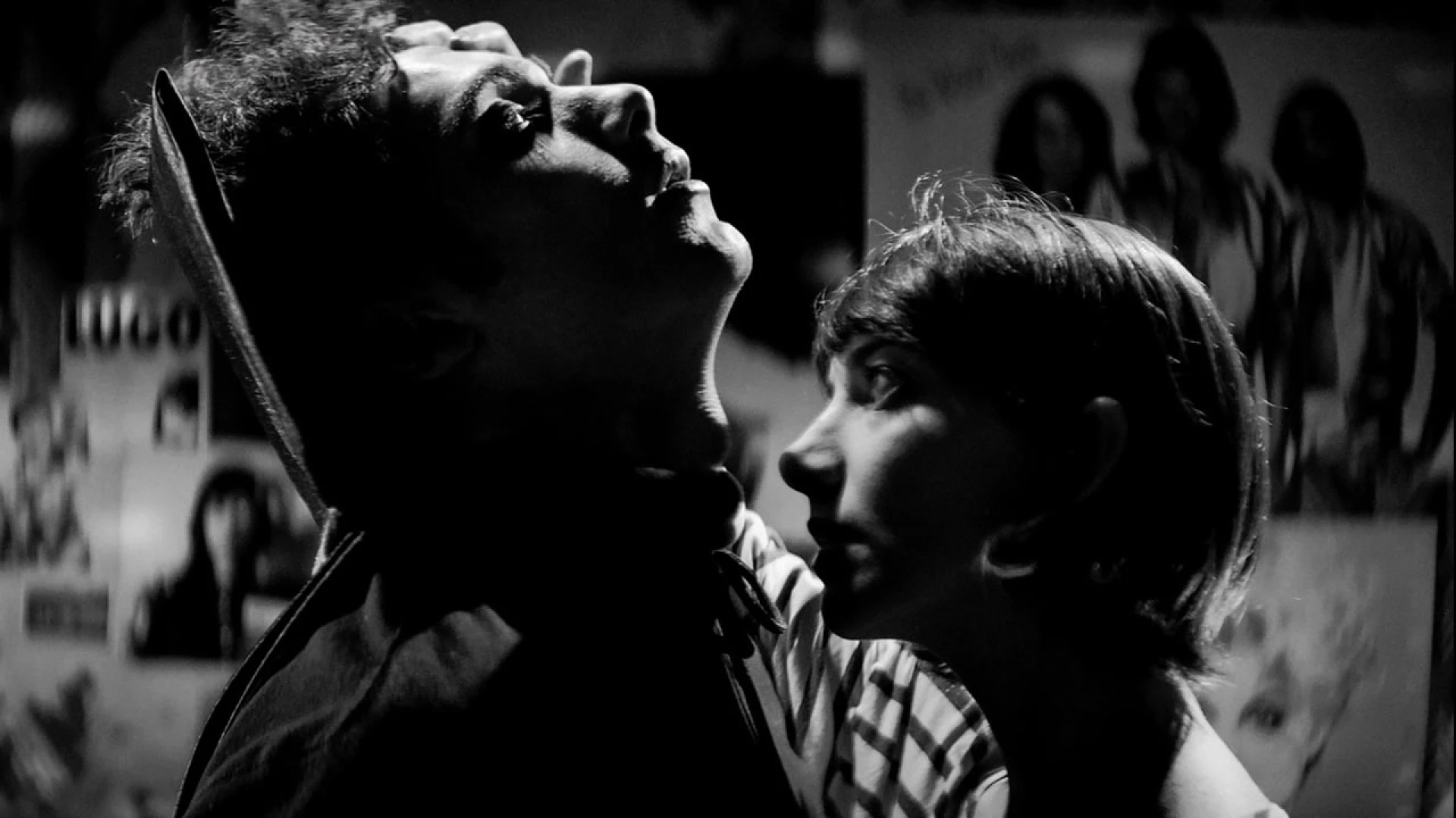 دانلود فیلم A Girl Walks Home Alone at Night 2014
