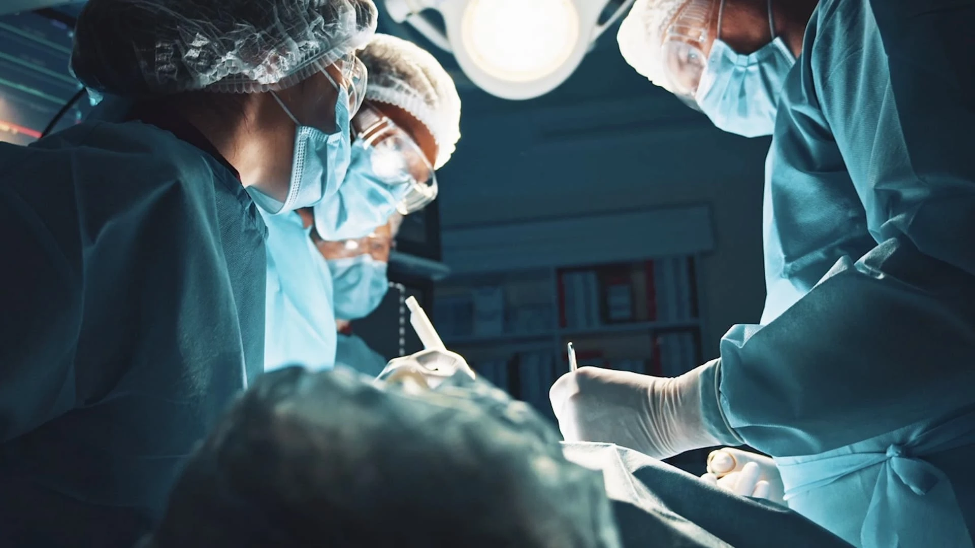 دانلود فیلم مستند Dr. Death: Cutthroat Conman 2023