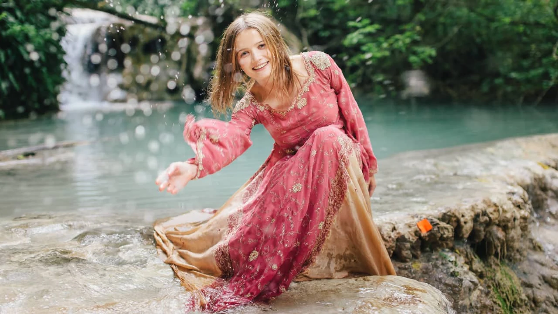 دانلود فیلم I Am Dragon 2015